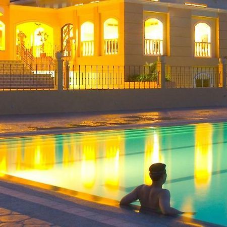Paranaque City Chateau Elysee A3 Near Airport Wifi Kitchen מראה חיצוני תמונה